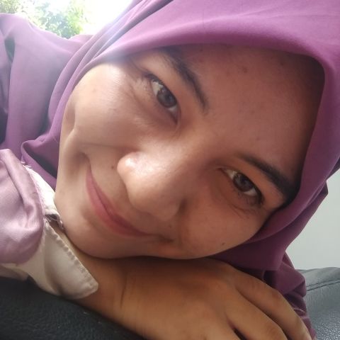 sunscreen acne prone female daily